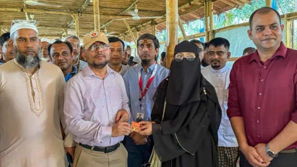 রোহিঙ্গাদের জন্য বৈধ সিম বিতরণ
