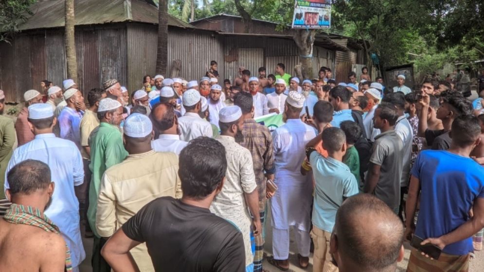 আড়াইহাজারে জামায়াতের উঠান বৈঠকে বিএনপির হামলা