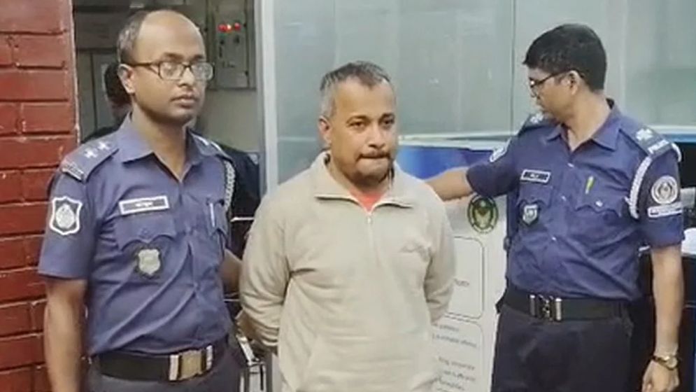 ইন্টারপোলের সহযোগিতায় বিদেশ থেকে হত্যা মামলার আসামি দেশে, জানাল পিবিআই