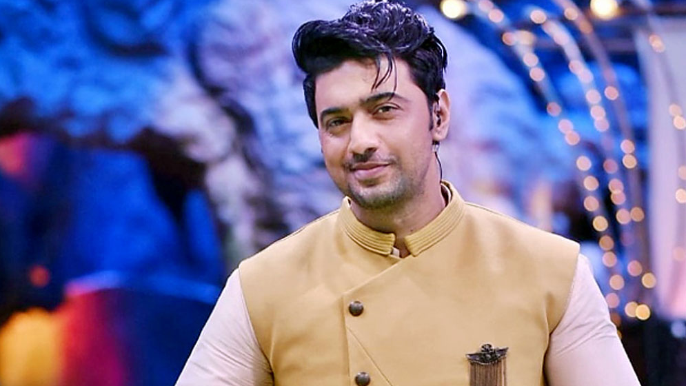 তোপের মুখে দেব, প্রকাশ্যে ‘চোর’ বলে স্লোগান