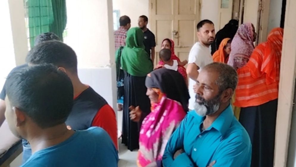 স্কুলছাত্রীর আত্মহত্যায় এলাকায় শোকের ছায়া